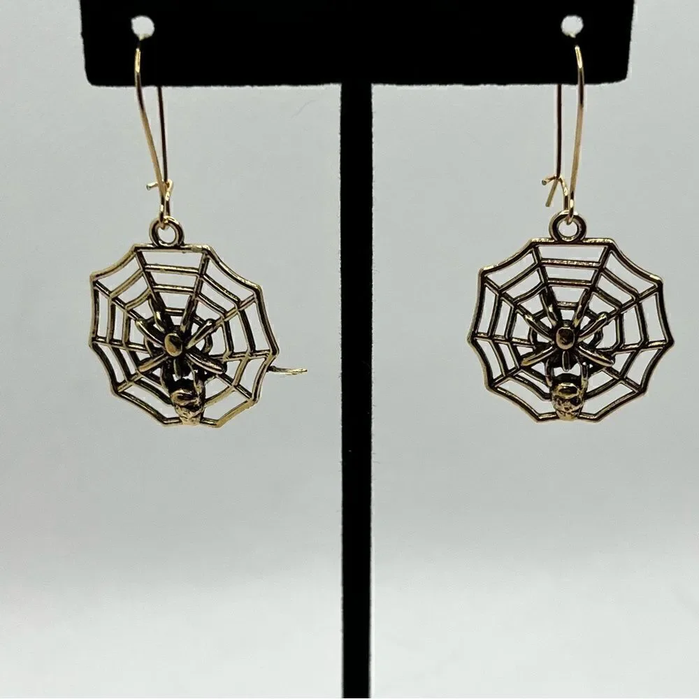 EARRINGS! HALLOWEEN! Betsey Johnson “gold” Spider Web Earrings BNWT